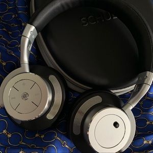 Schultz Headphones